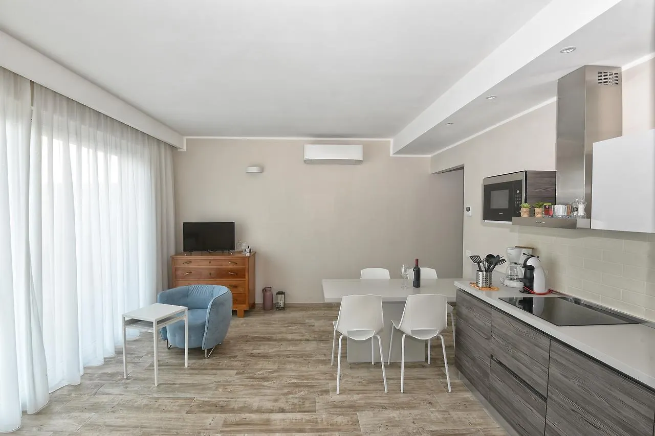 La Dolce Vita Relais - Hotel Gallo Tignale Apartment